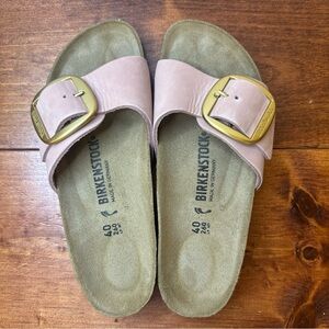 Birkenstock Madrid Big Buckle Sandals in Light Pink with Gold Buckle EUC